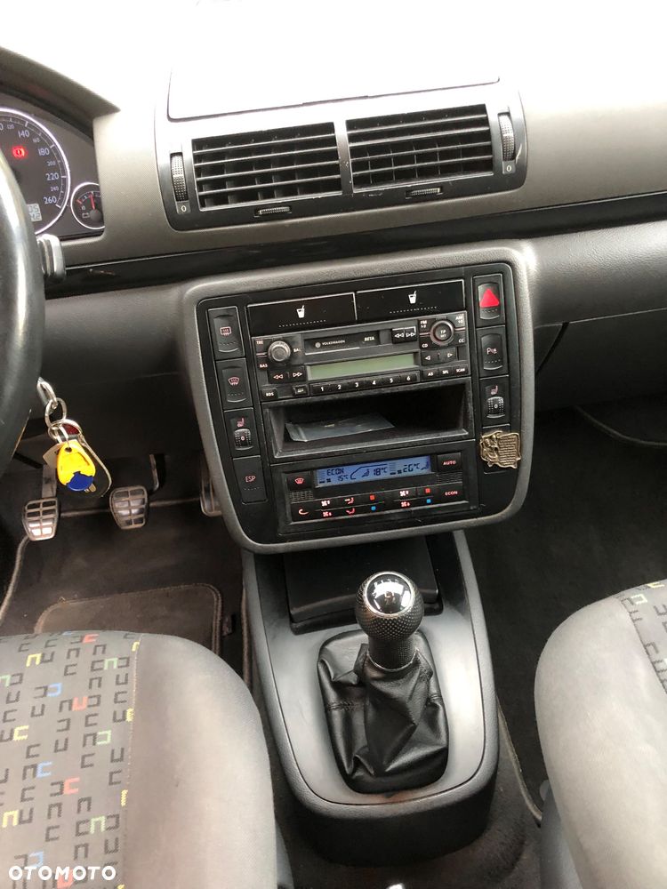 Volkswagen Sharan 1.9 TDI Comfortline - 6