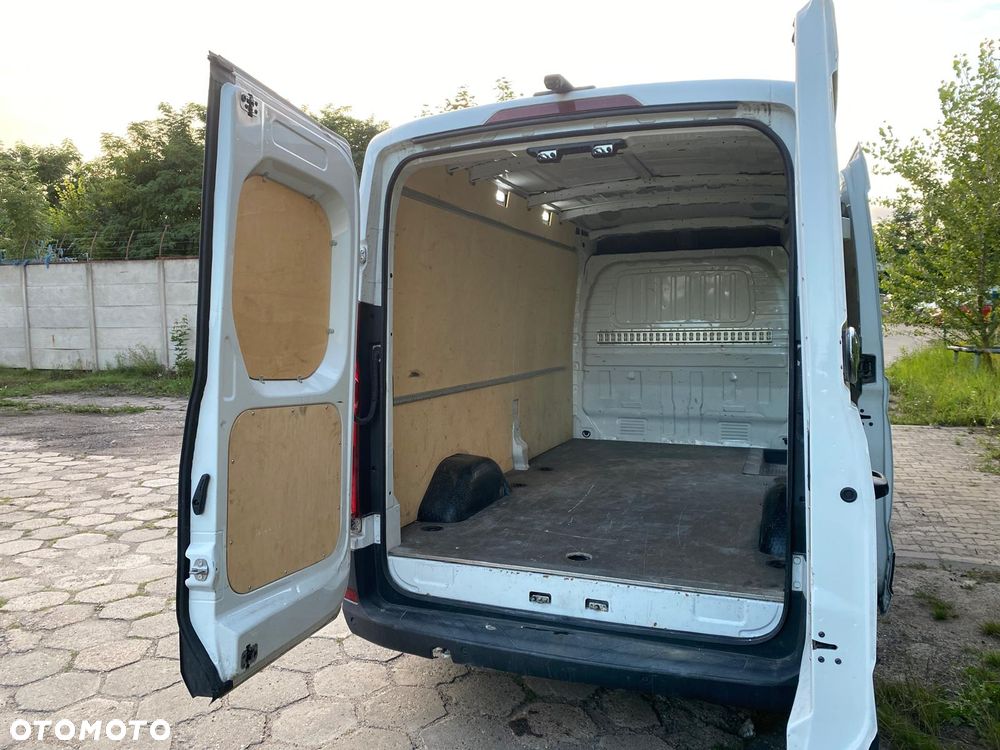 Maxus Deliver 9 - 18