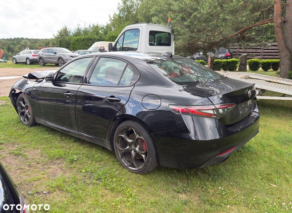 Alfa Romeo Giulia 2.0 Turbo 16V AT8 Veloce - 4