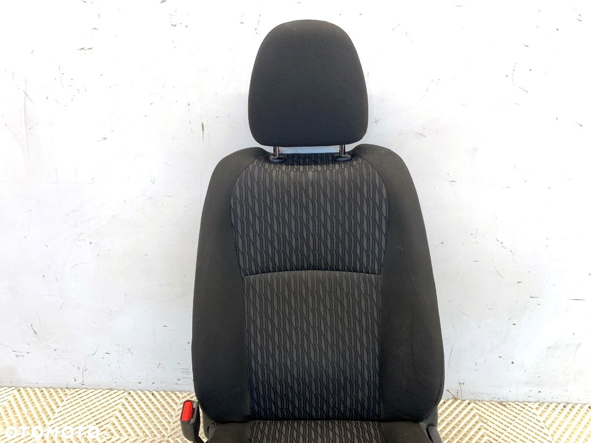 FOTEL LEWY PRZÓD - 297.00 PLN - TOYOTA YARIS (_P13_) 2010 - 2022 1.0 (KSP130_) 51 kW [69 KM] - 2
