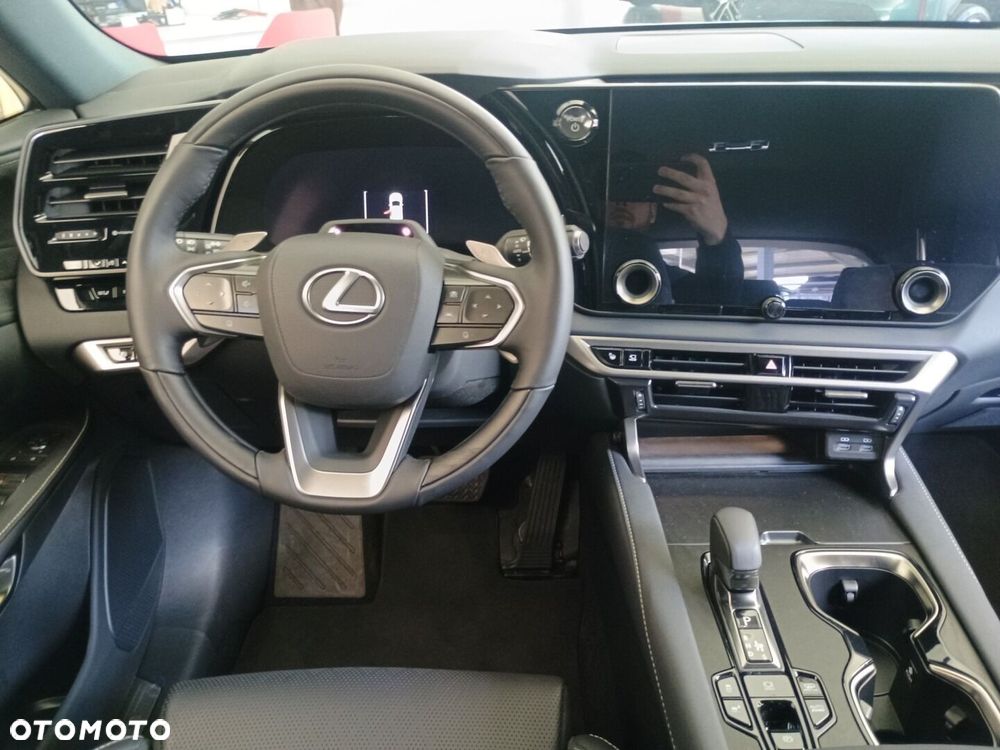 Lexus RX 450h+ Omotenashi - 9
