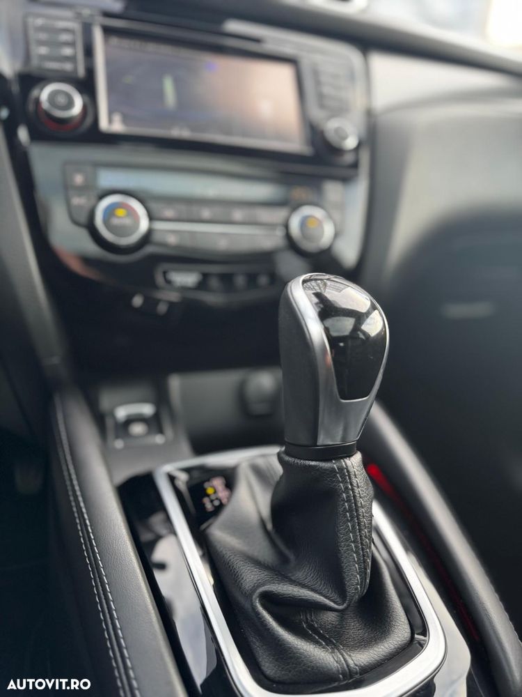 Nissan Qashqai 1.6 DCI Xtronic TEKNA+ - 11