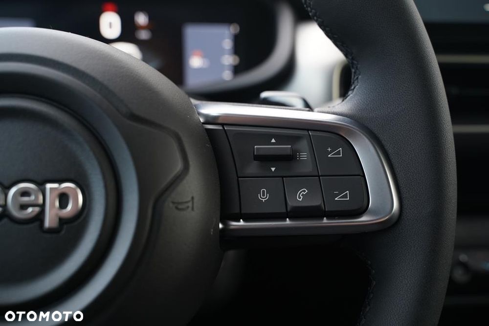 Jeep Avenger 1.2 T3 mHEV Altitude FWD eDCT6 - 17