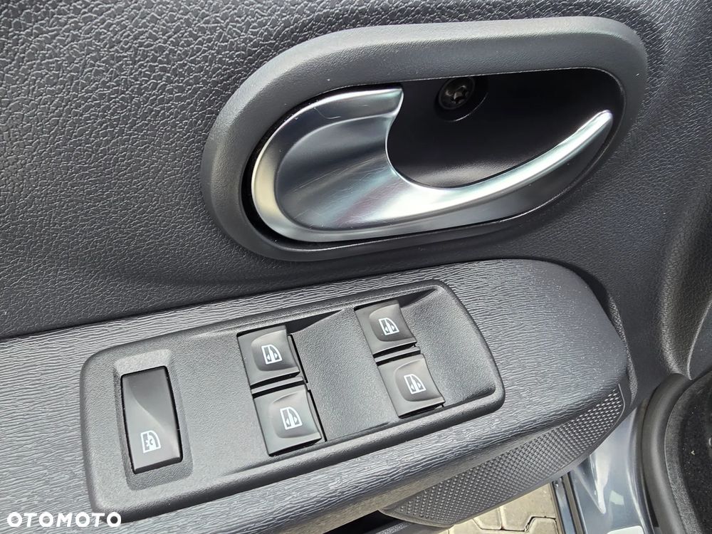 Dacia Lodgy dCi 90 Essential - 13