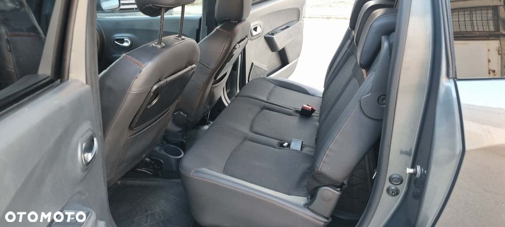 Dacia Lodgy SCe 100 Stepway - 14