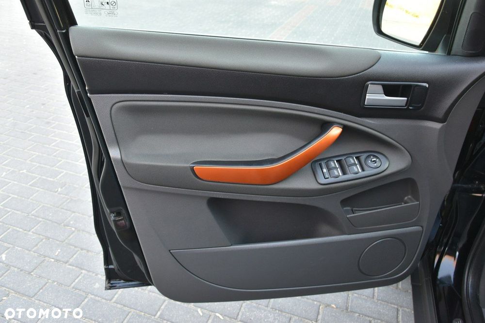 Ford Kuga 2.0 TDCi 4x4 Titanium - 19