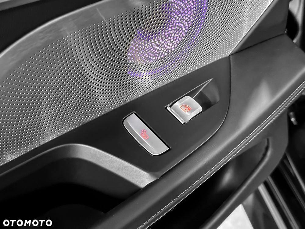 BMW Seria 8 840d xDrive - 32