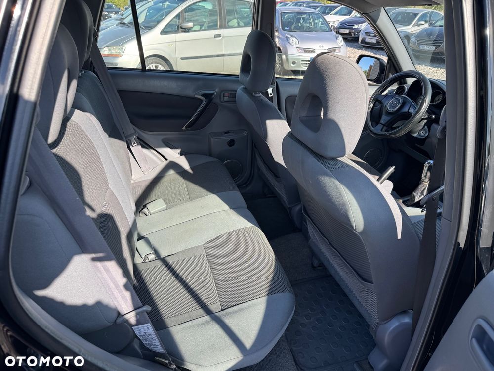 Toyota RAV4 2.0 D-4D 4x4 - 10