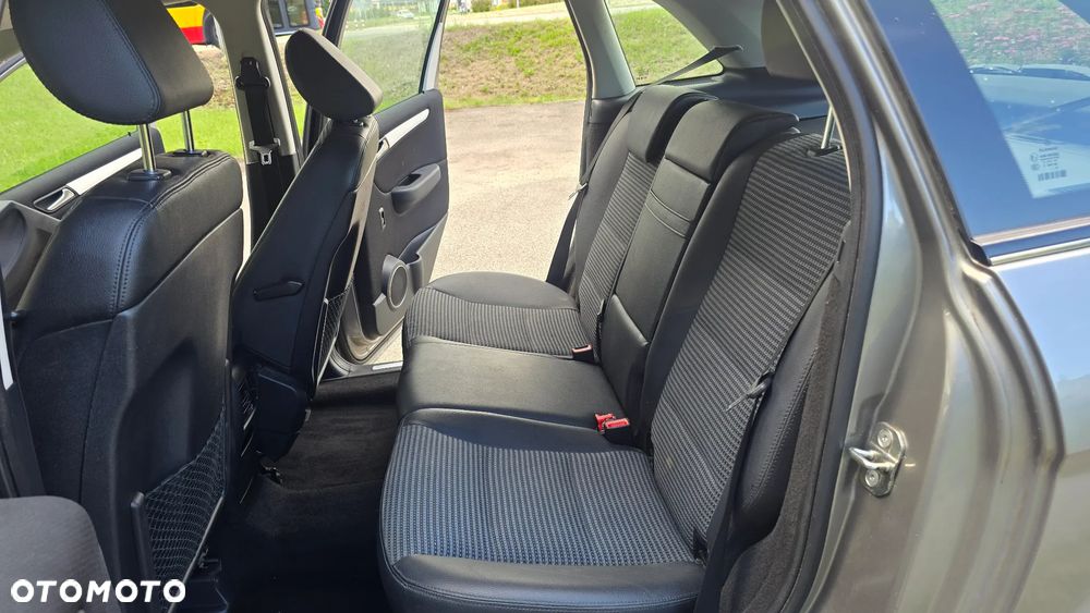 Mercedes-Benz Klasa B 200 CDI Autotronic - 29
