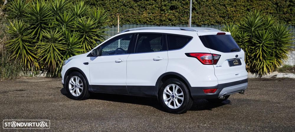 Ford Kuga 1.5 TDCi EcoBlue Titanium - 4