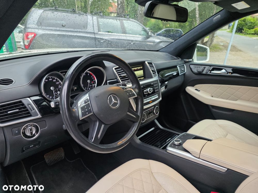 Mercedes-Benz GL 400 4Matic 7G-TRONIC - 13