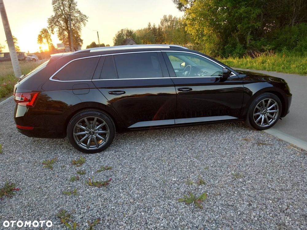 Skoda Superb 2.0 TDI Ambition - 32