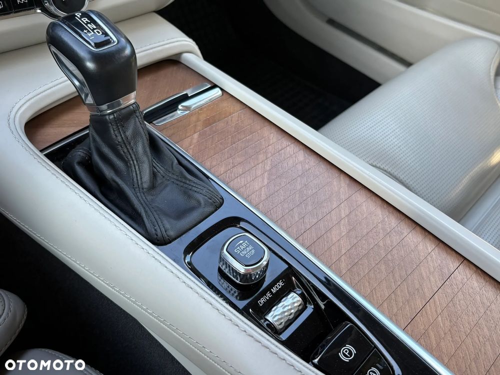 Volvo S90 D5 SCR AWD Inscription - 16