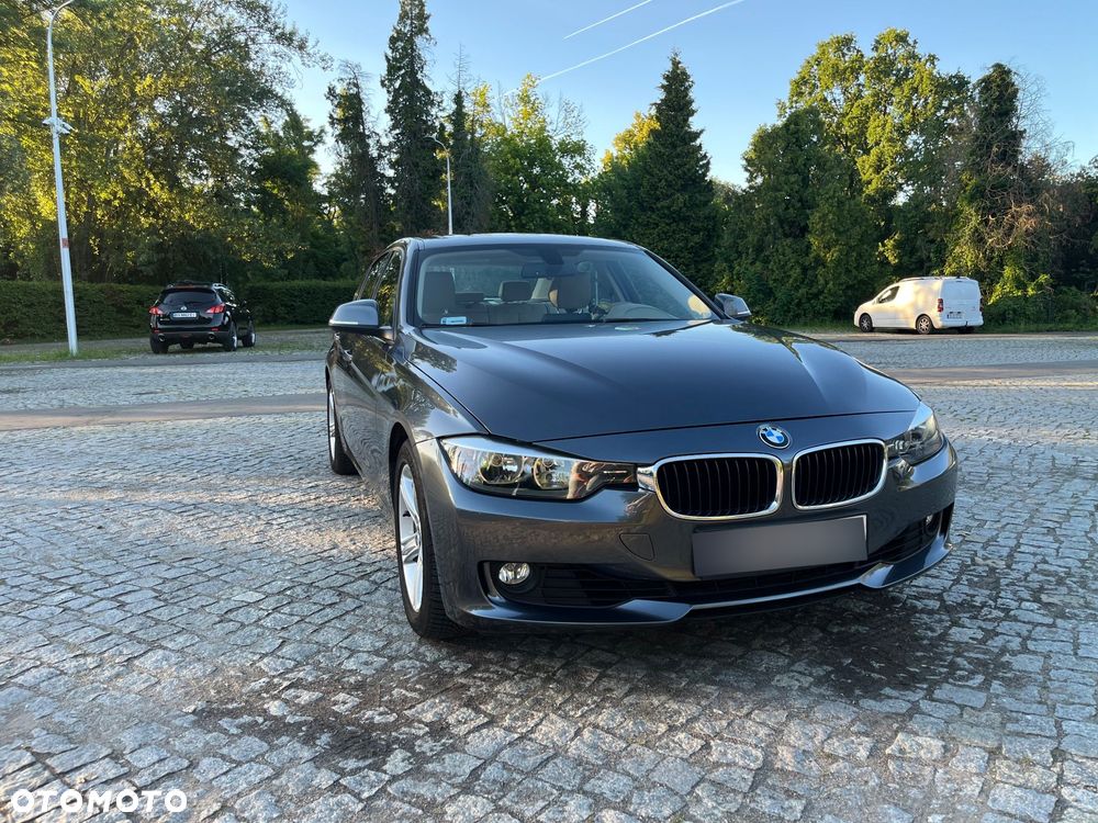 BMW Seria 3 328i - 4
