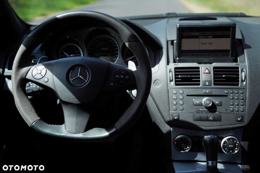 Mercedes-Benz Klasa C 63 AMG 7G-TRONIC SPORT EDITION - 21