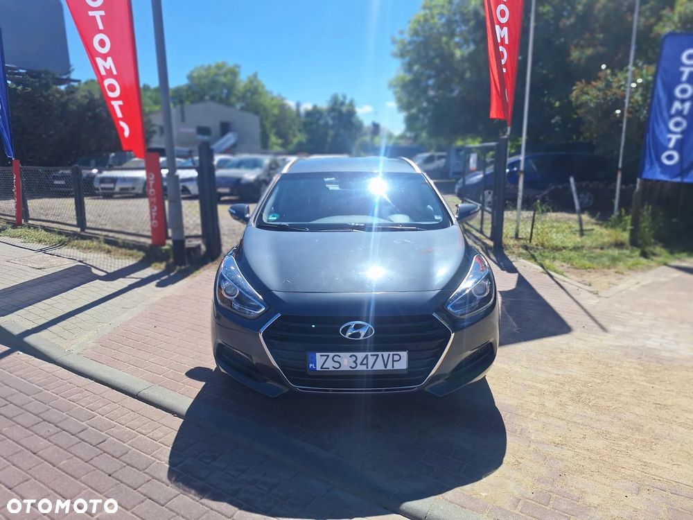 Hyundai i40 Kombi blue 1.6 Trend - 4