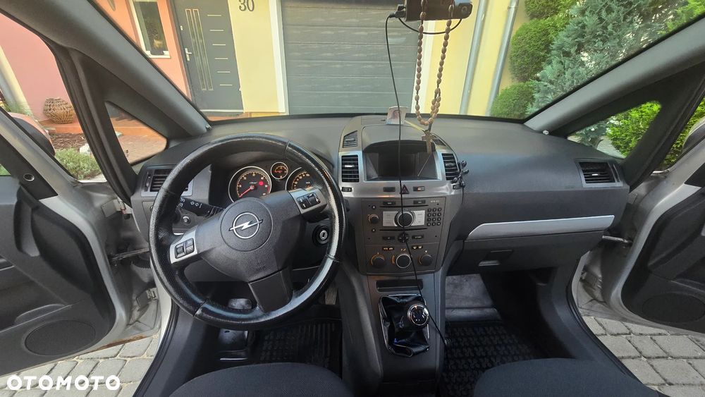 Opel Zafira 1.9 CDTI Cosmo - 4