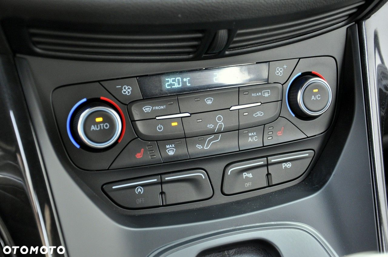 Ford Kuga 1.5 EcoBlue ST-LINE - 36