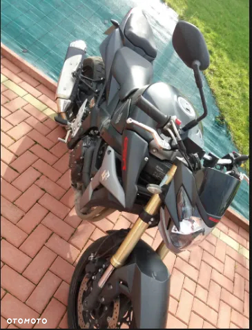 Suzuki GSR - 2