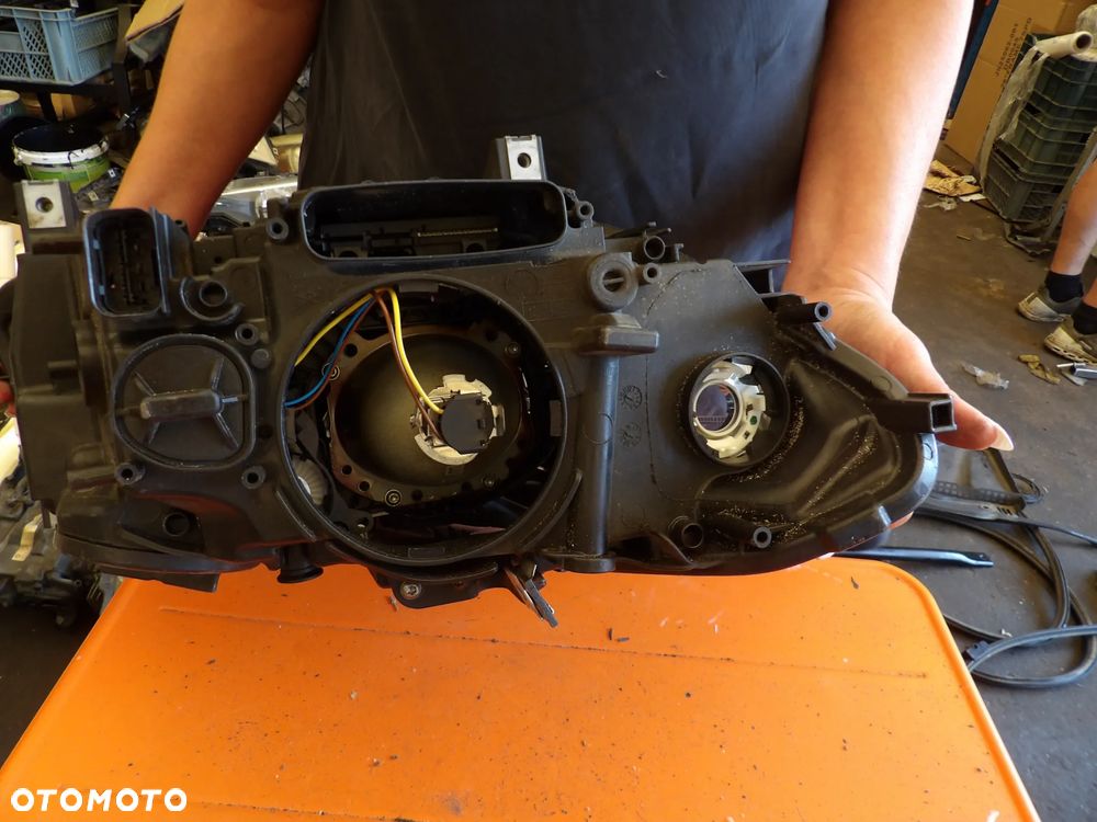 BMW - F10 - H7 - PĘKNIĘTE  SZKŁ0 LEWA LAMPA PRZEDNIA - EUROPA - 7