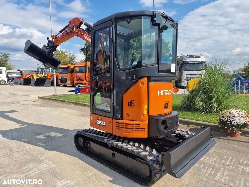 Hitachi 2,7t, CUPLA RAPIDA cu INCLINARE CUPE, 2021, 627h, cupe 400mm, 600mm, taluz NOI, senile 80% bune, inst picon, latime 1,5m, Ad sapare 3m, ridica 1,5t, motor 21CP, Produs in JAPONIA, posiblitate leasing 4 ani, CA NOU-PROMOTIE 32.900 EUR+Tva - 14