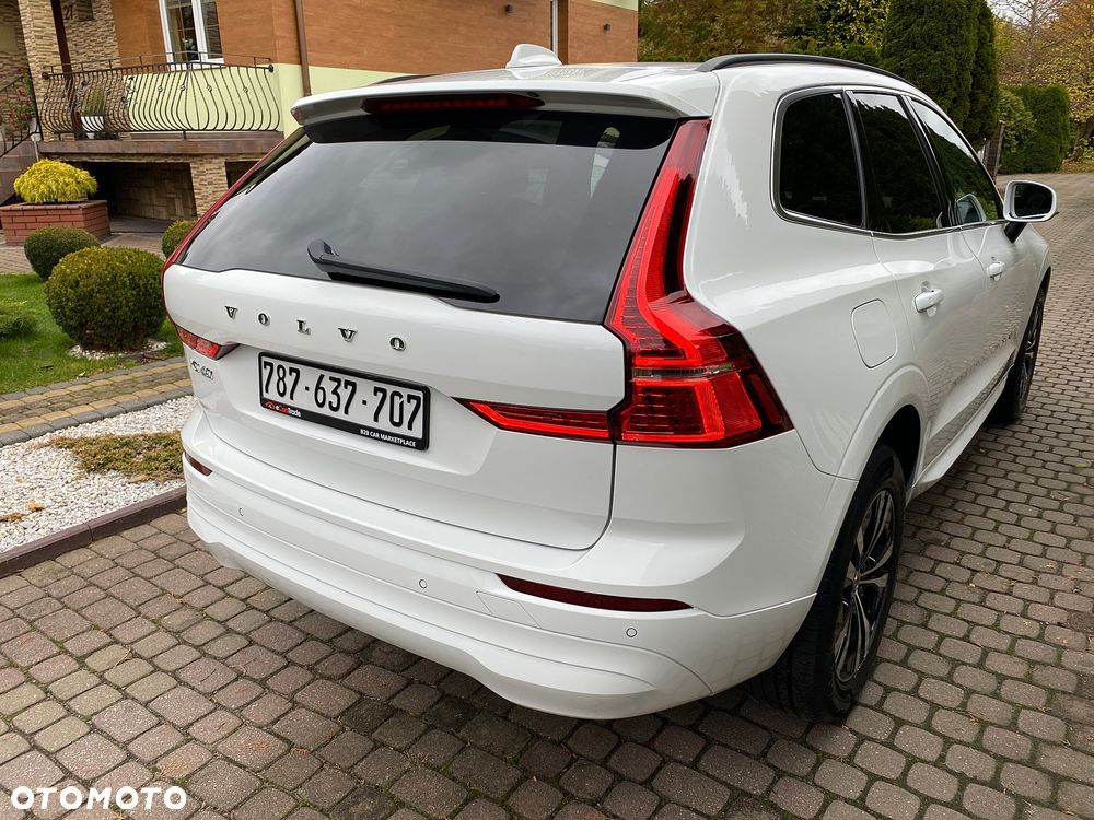 Volvo XC 60 B4 D AWD Geartronic Momentum Pro - 2