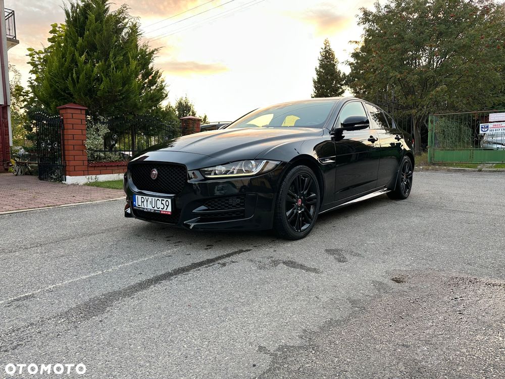 Jaguar XE 2.0 D R-Sport - 2