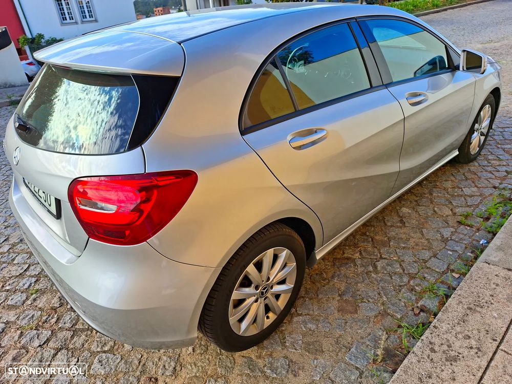 Mercedes-Benz A 180 2017 photo 4