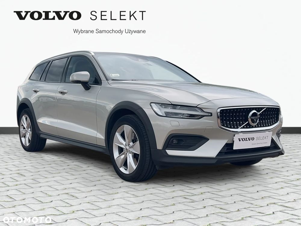Volvo V60 Cross Country - 4