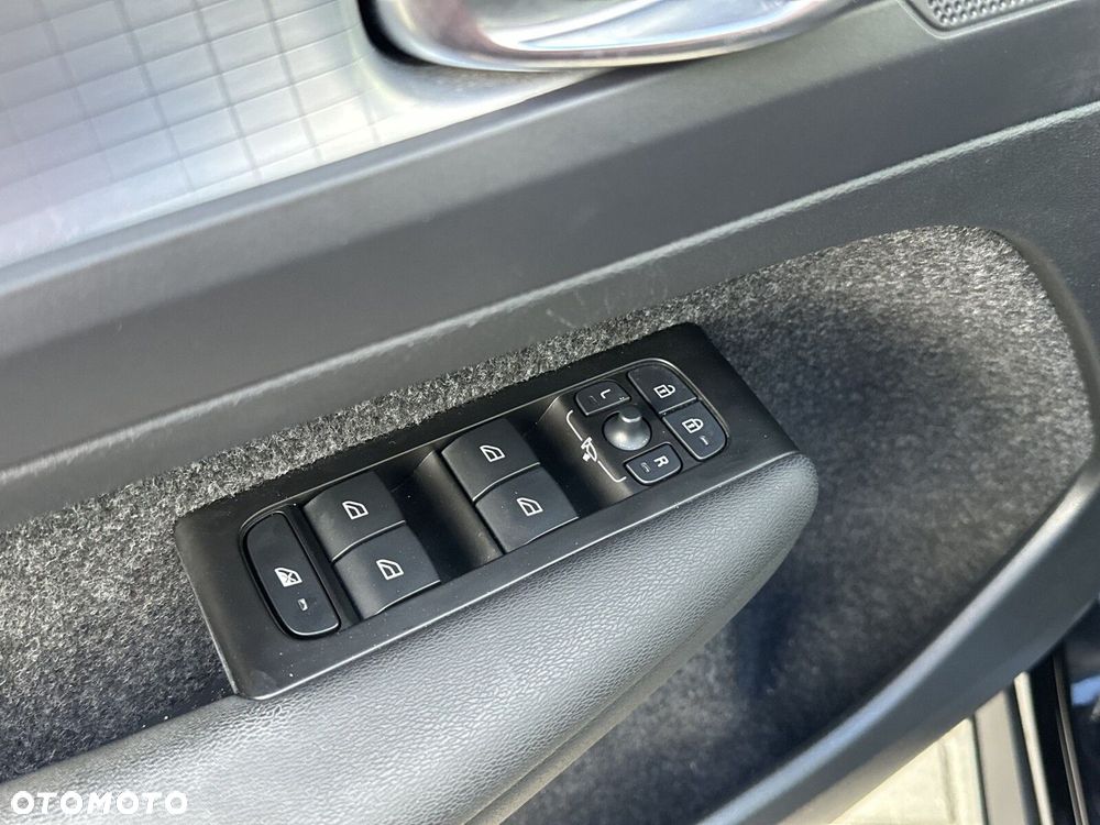 Volvo XC 40 T2 Core - 28