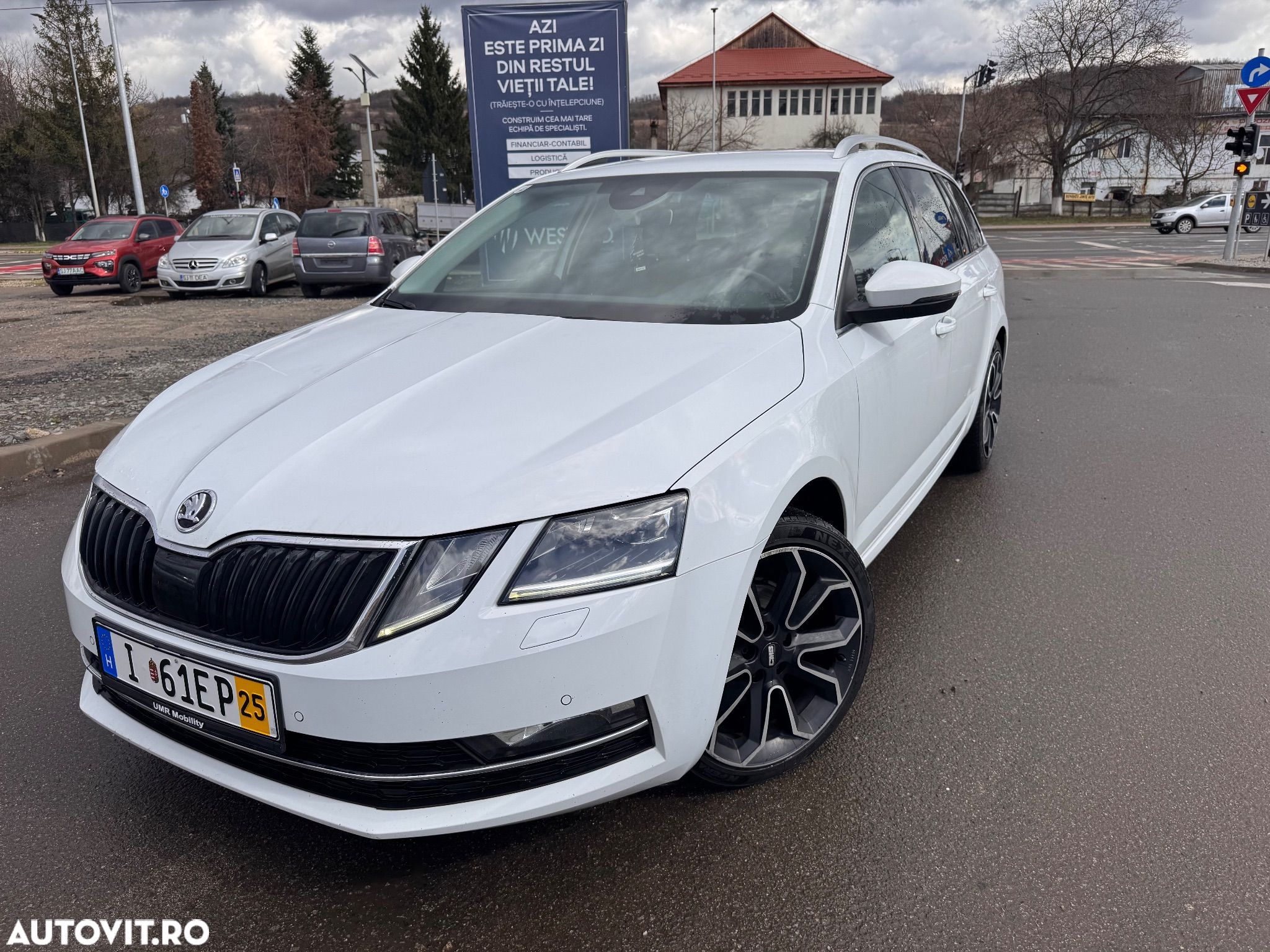 Skoda Octavia Combi Diesel 1.6 TDI Style - 1