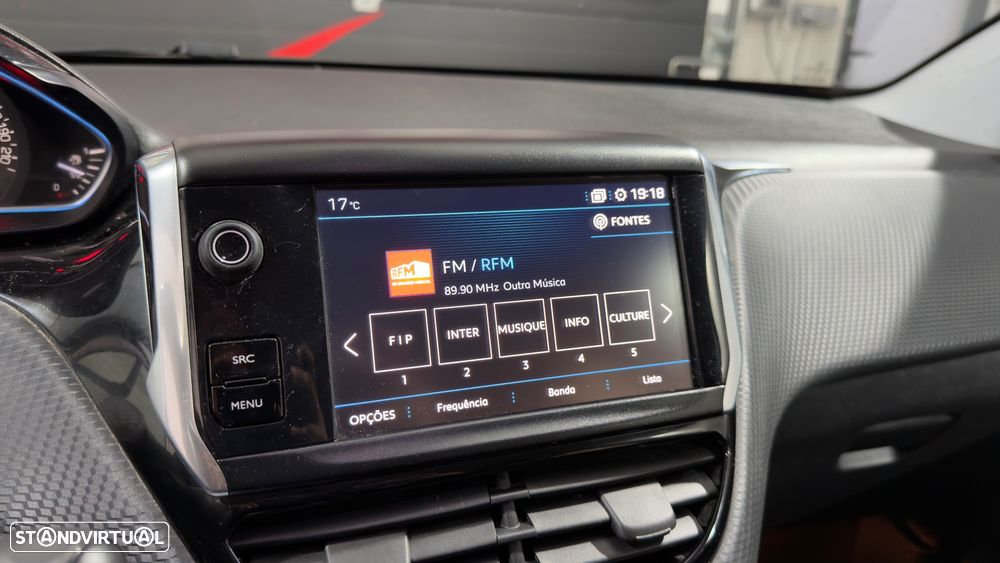 Peugeot 2008 1.6 BlueHDi Allure - 19