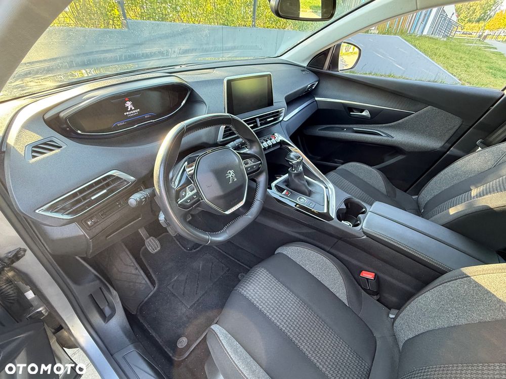 Peugeot 3008 1.2 PureTech Active Pack S&S - 15