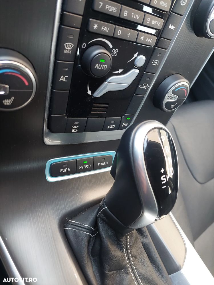 Volvo V60 D6 Plug-In-Hybrid AWD Geartronic Summum - 15