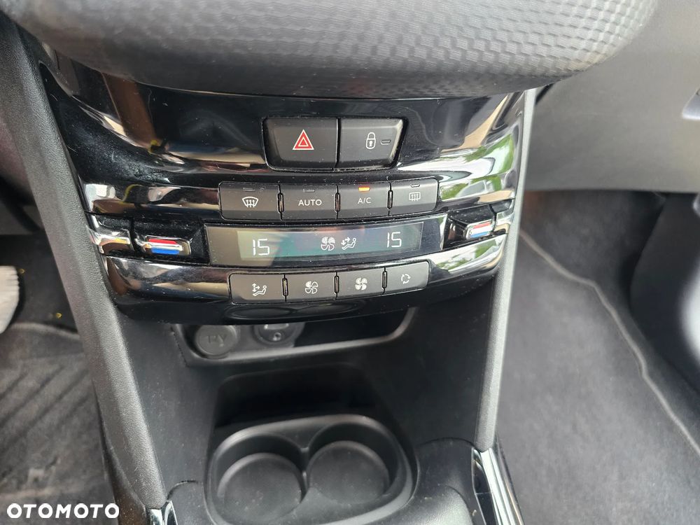 Peugeot 2008 - 30