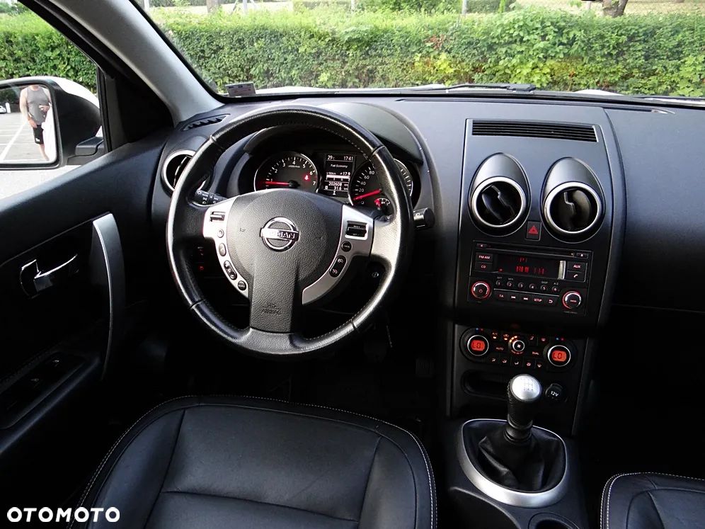 Nissan Qashqai 2.0 lounge - 38