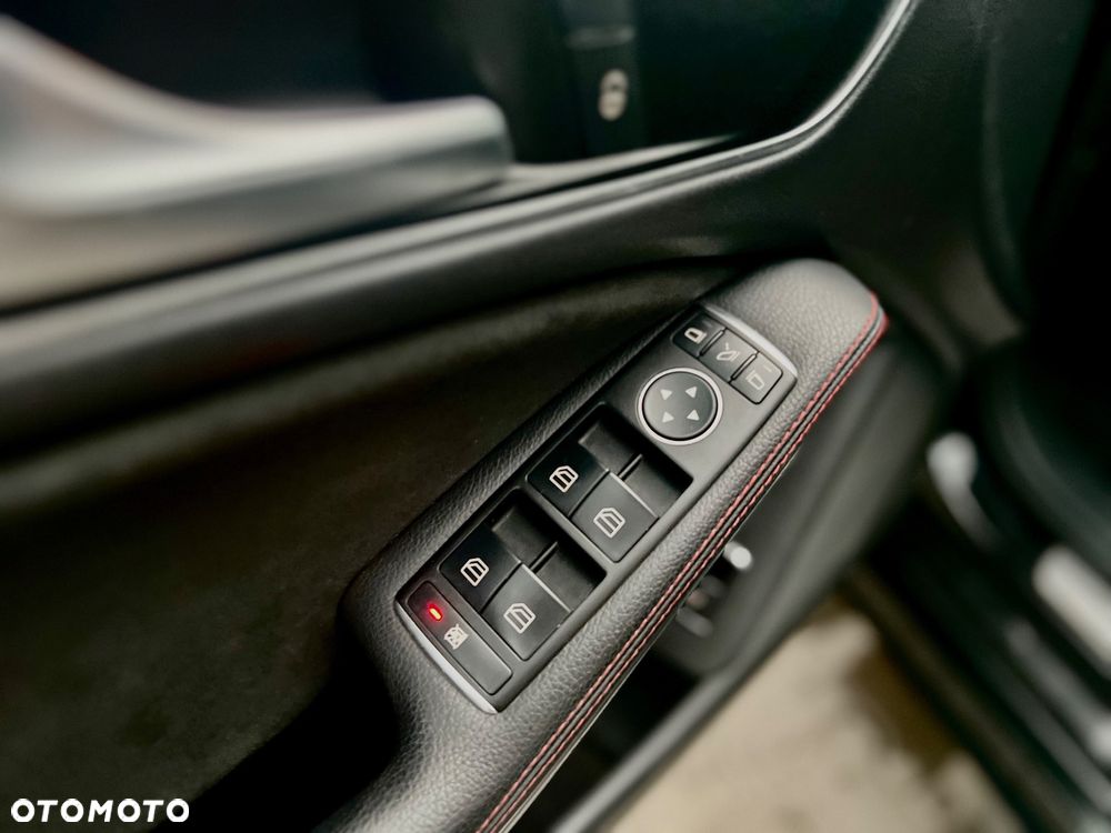 Mercedes-Benz CLA 180 7G-DCT AMG Line - 14