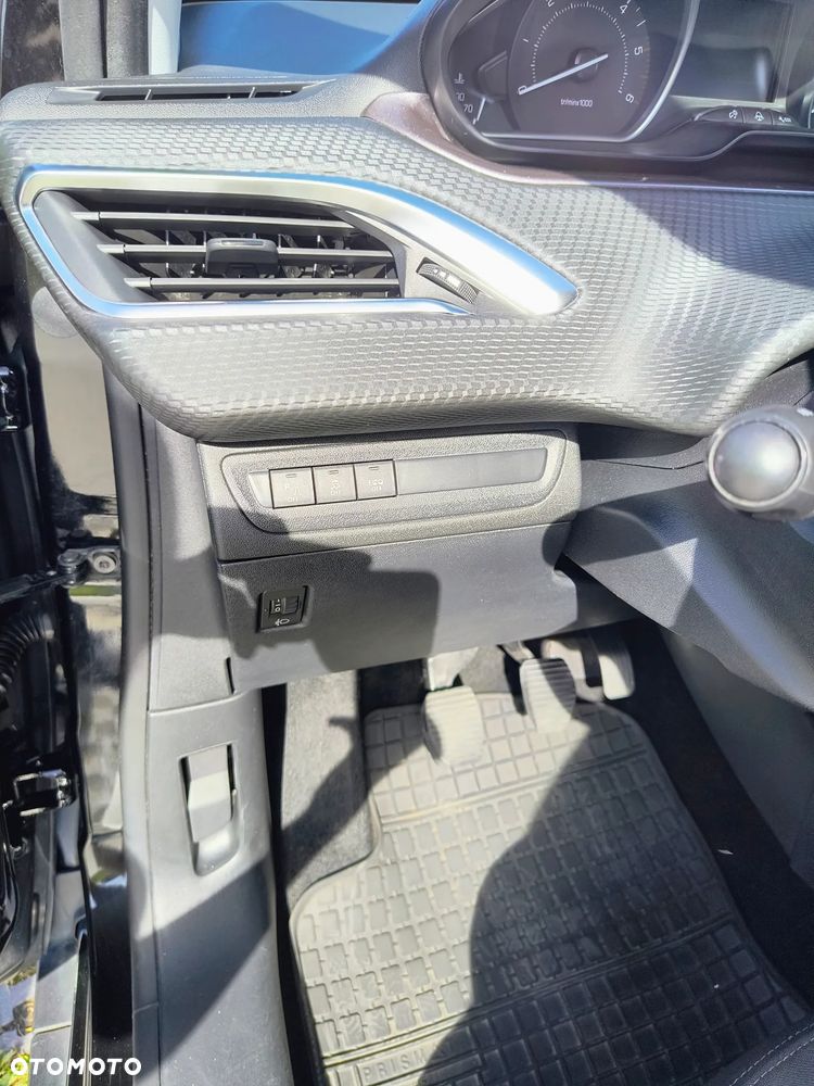 Peugeot 2008 1.6 e-HDi Allure S&S - 13