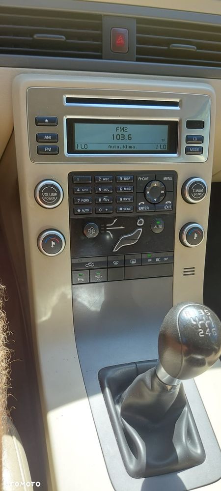 Volvo V70 2.0D Momentum - 9