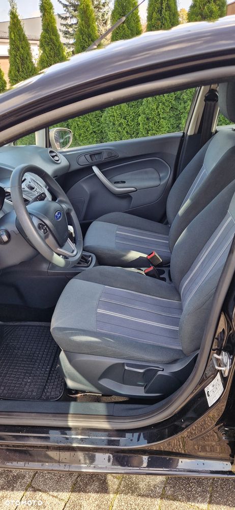 Ford Fiesta - 22