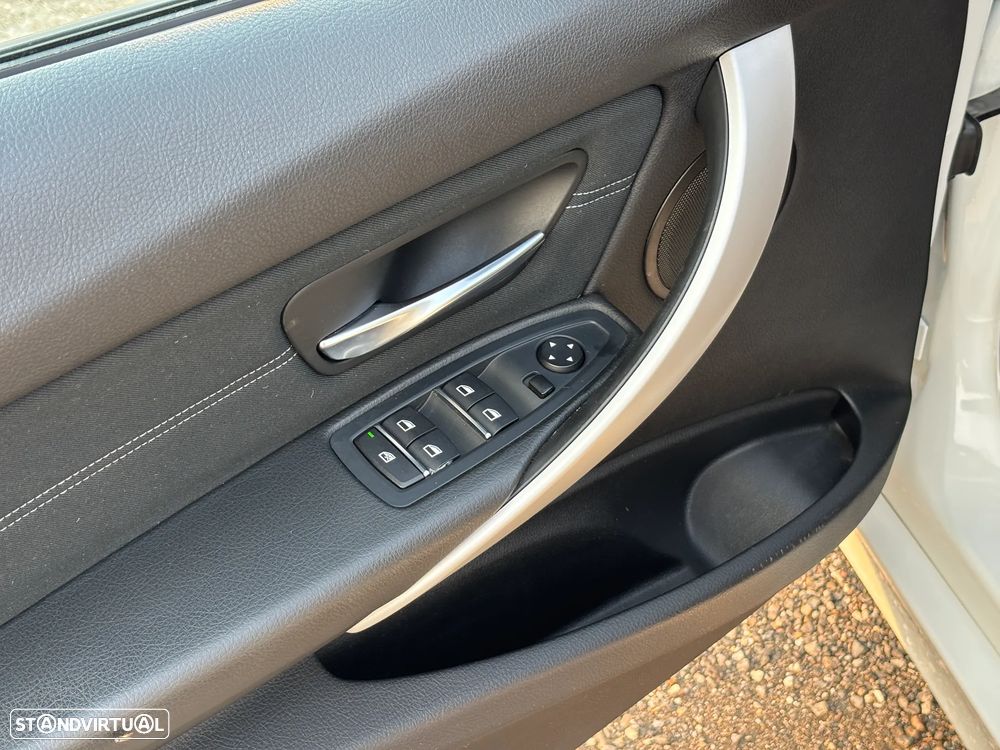 BMW 320 d Aut. Advantage - 11