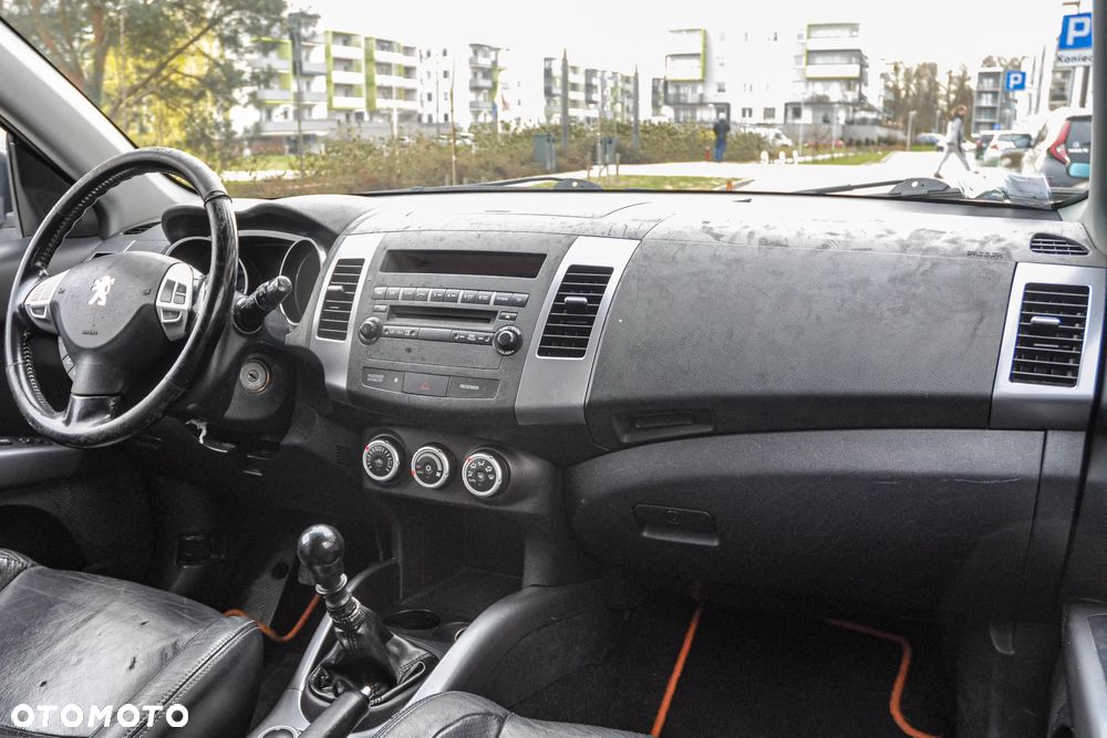 Peugeot 4007 - 10