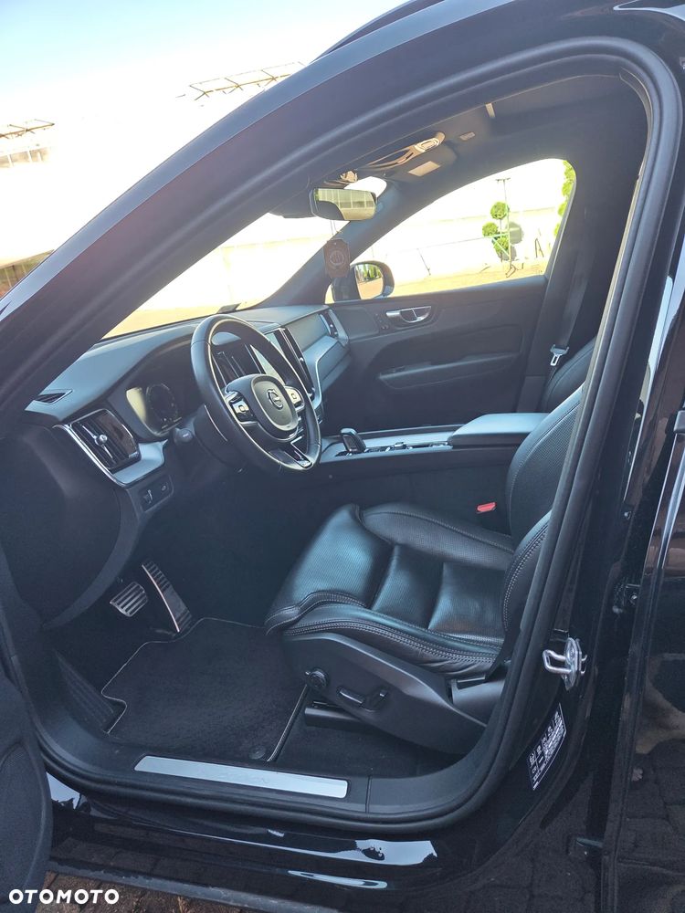 Volvo XC 60 B5 D AWD R-Design - 14