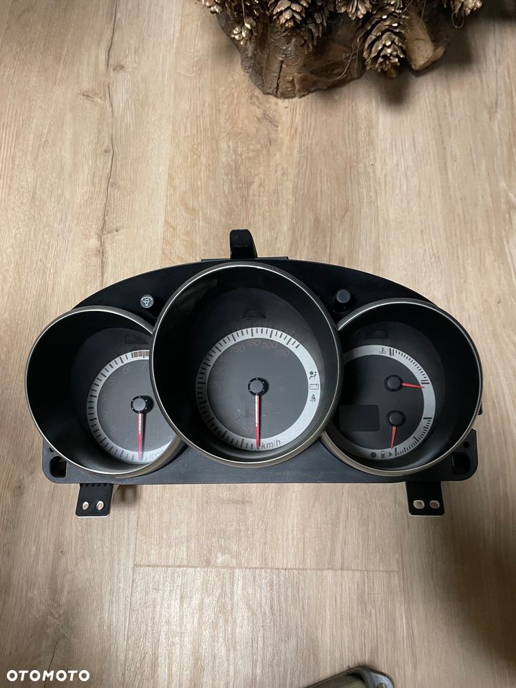 Mazda 3 licznik benzyna