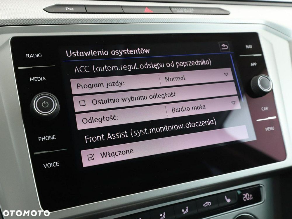 Volkswagen Passat - 26