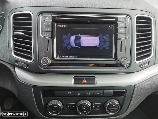 VW Sharan 2.0 TDI Confortline - 11