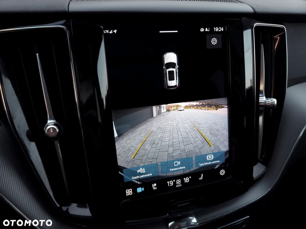Volvo XC 60 B4 D AWD Plus Dark - 30