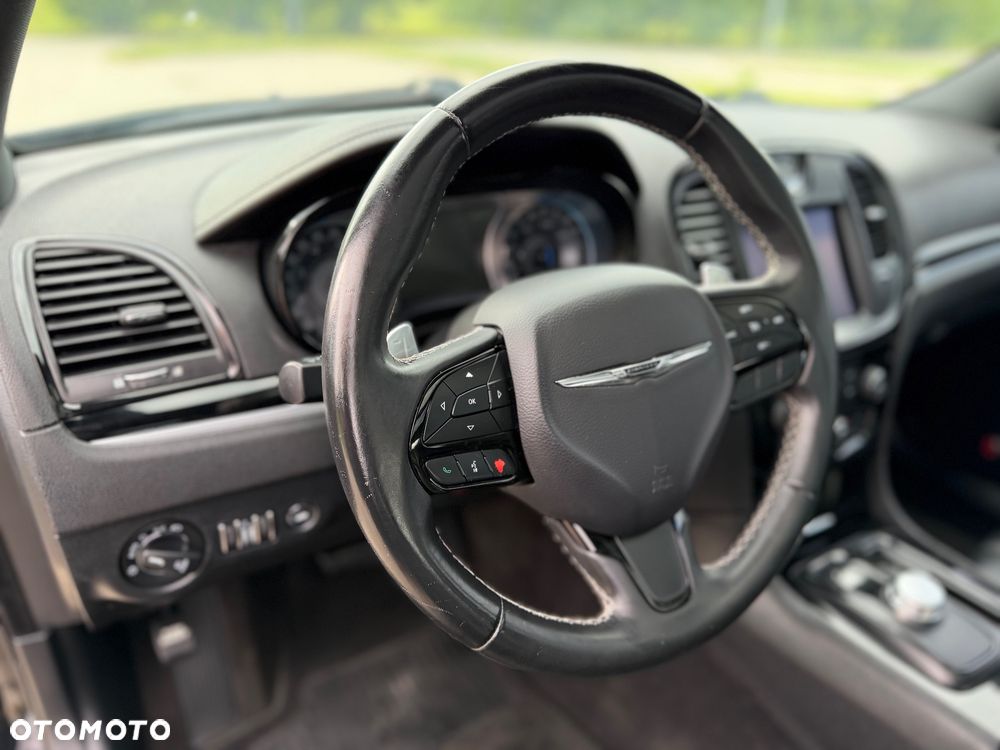 Chrysler 300s - 25