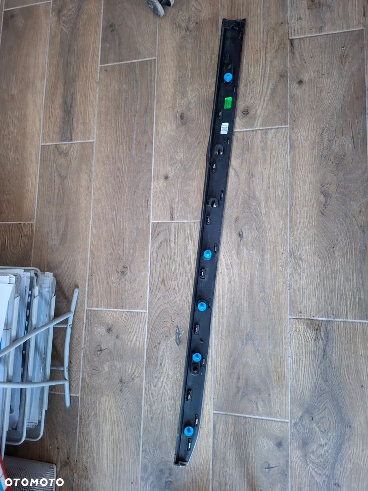 Mocowanie listwy drzwi lewy przód Renault CLIO V 808774699R - 2