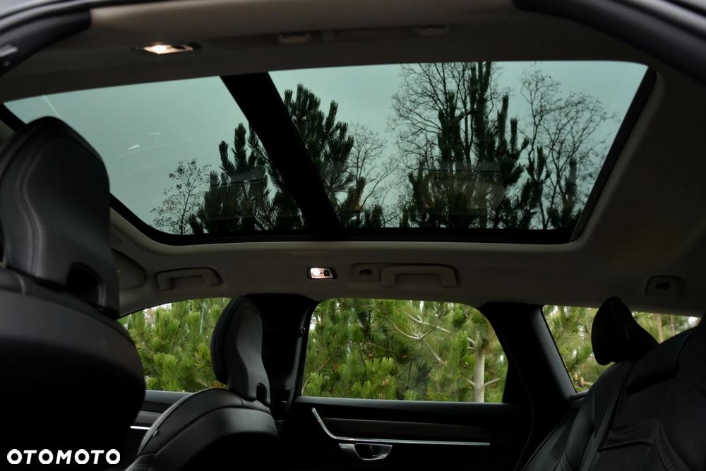 Volvo V90 Cross Country - 3